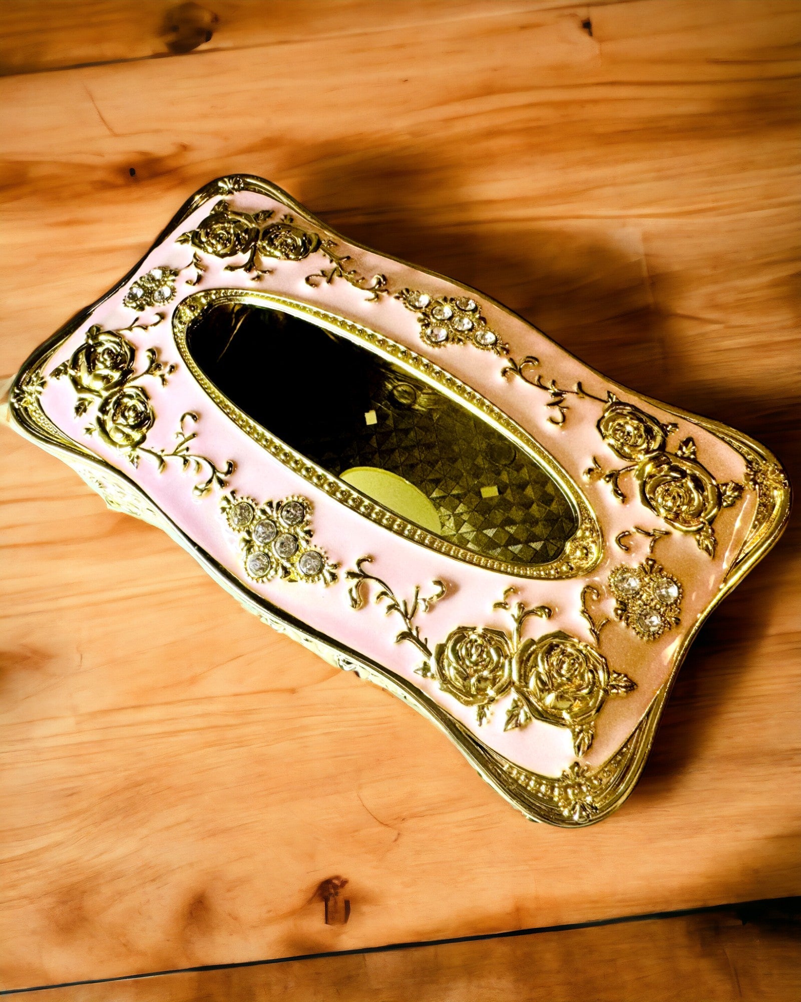 Elegant Rosa Låda för Näsdukar med Präglade Rosor – Lyxig Detalj för Vardagsrum, Hotell eller Klubb