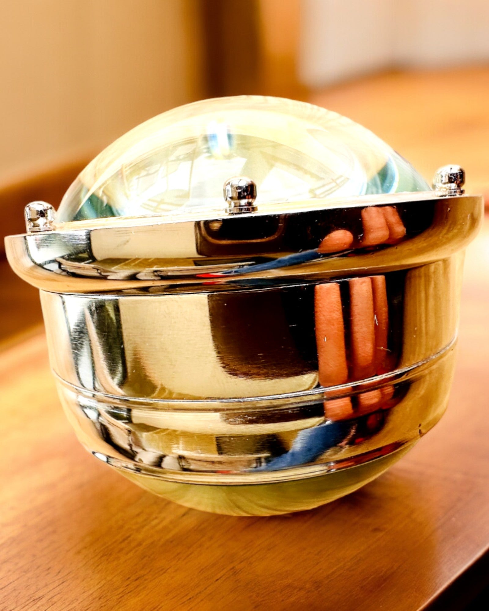 Bailey Compass Clock - Elegant Klocka med Kompassmotiv med Möjlighet till Gravyr