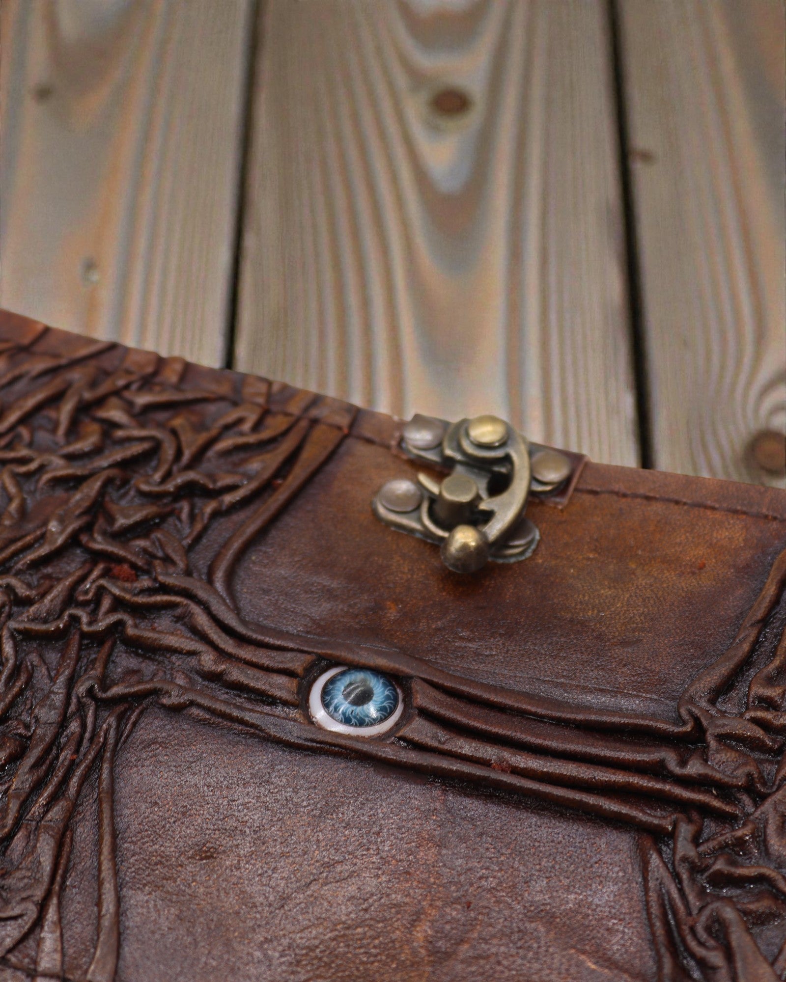 Arbor Oculus – Läderinbunden anteckningsbok med Livets träd och Det onda ögat