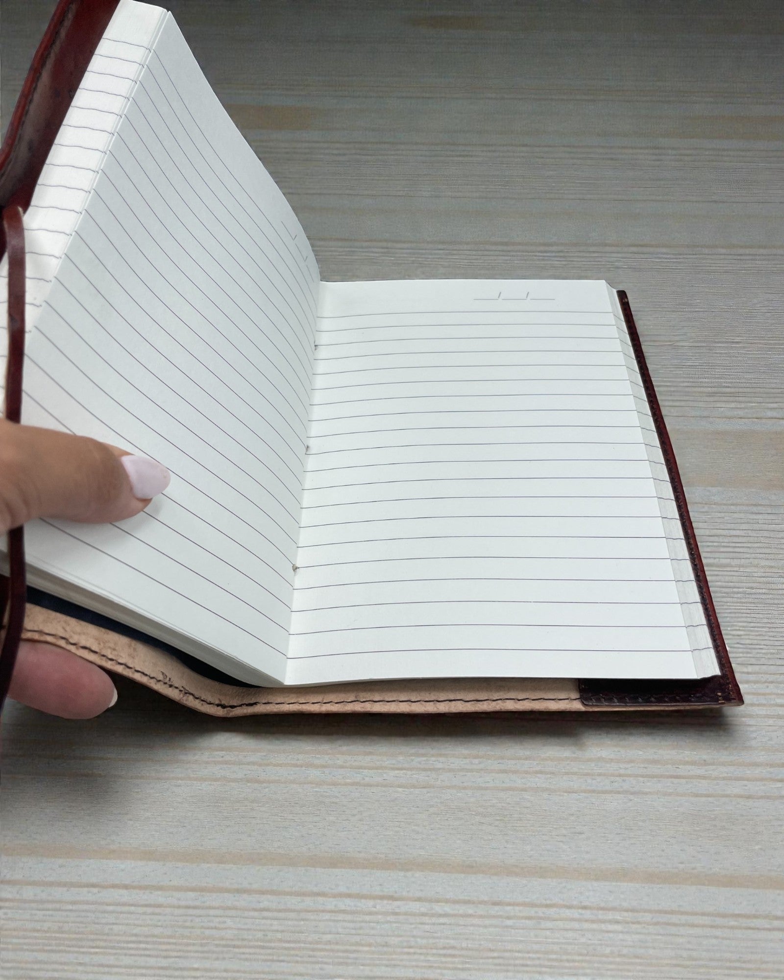 Stor anteckningsbok i läder, Livets träd – 20x16x2 cm