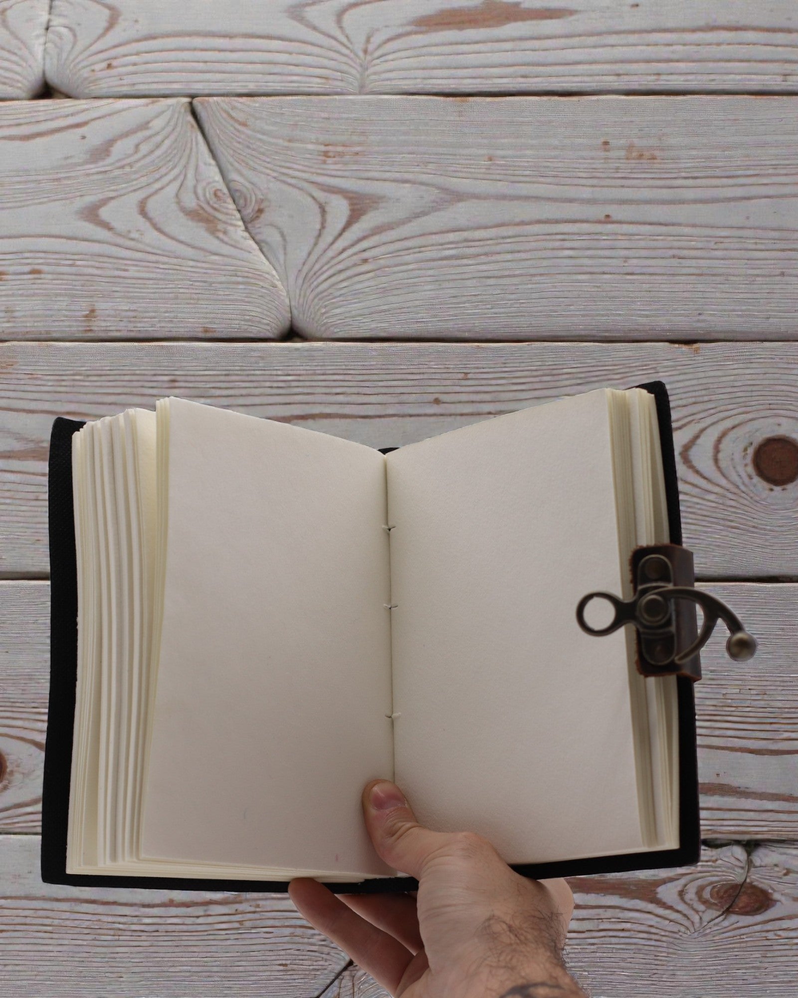 Tryckt anteckningsbok i läder – Sluta domedagsskrolla - 17.8x12.7 cm