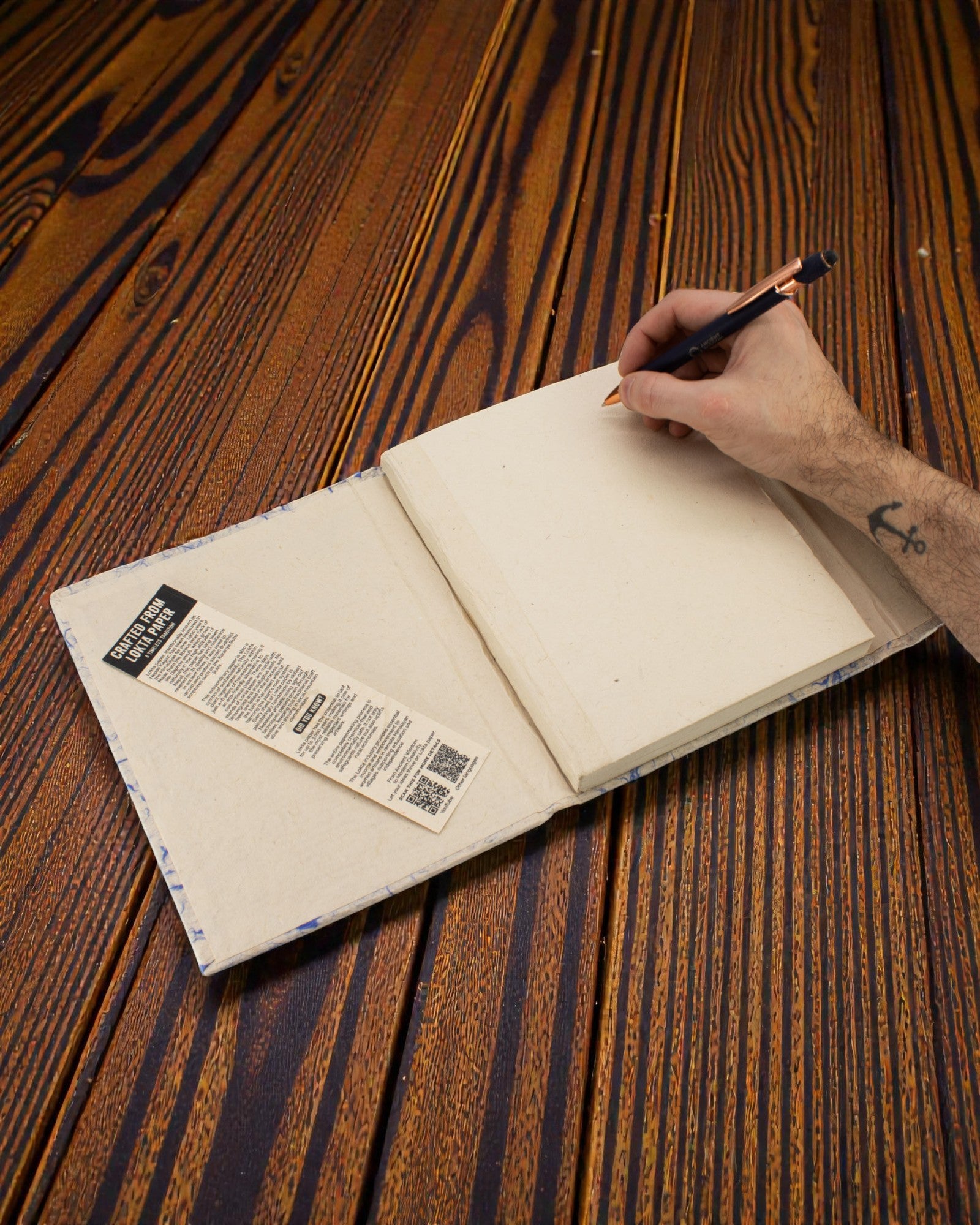 Blått bomullsmoln – stor anteckningsbok i Lokta med blå bomull 21 × 15 cm, 45 blad