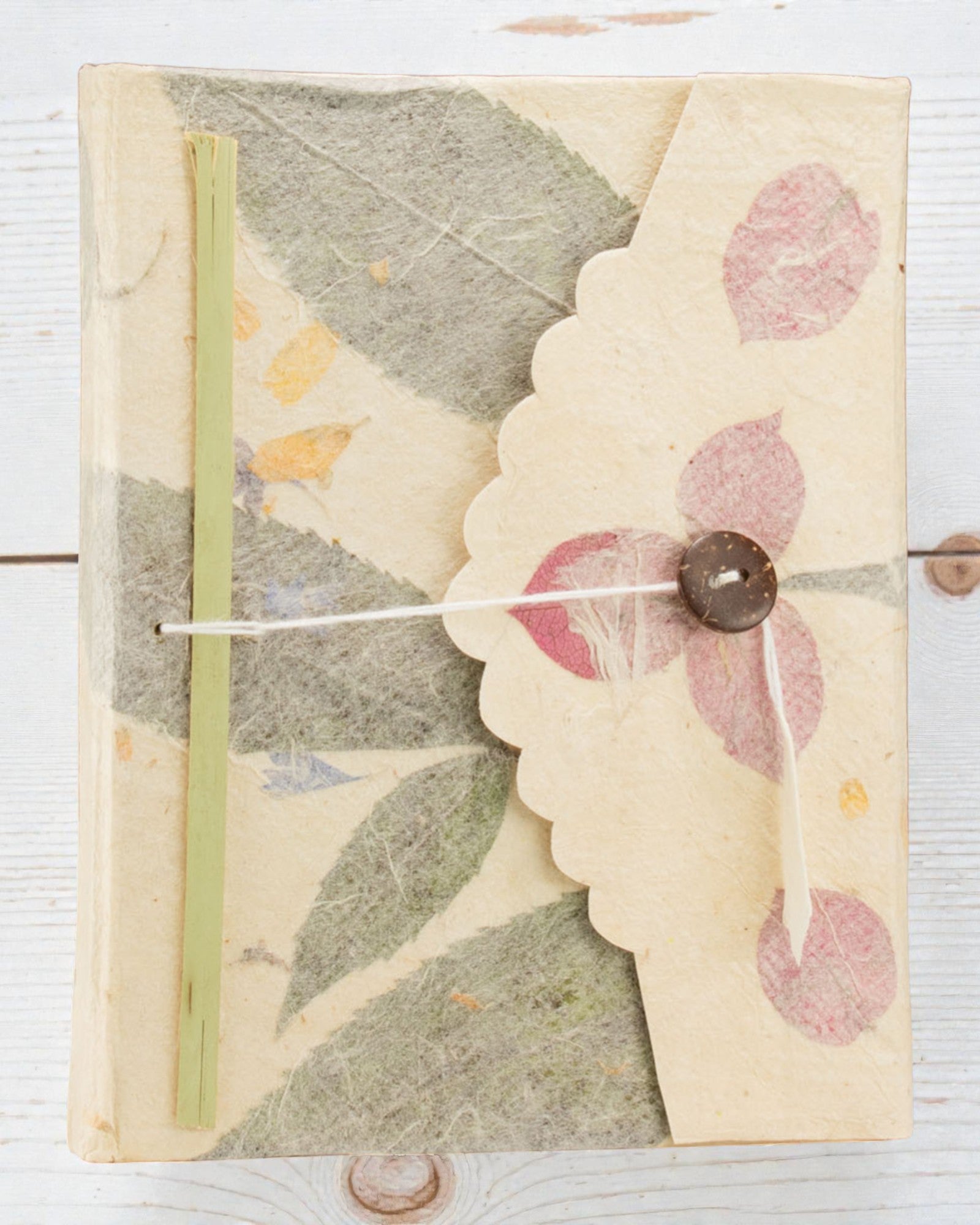 Mellanstor Lokta-anteckningsbok Bugenvilla (15 x 12 cm) – 45 blad