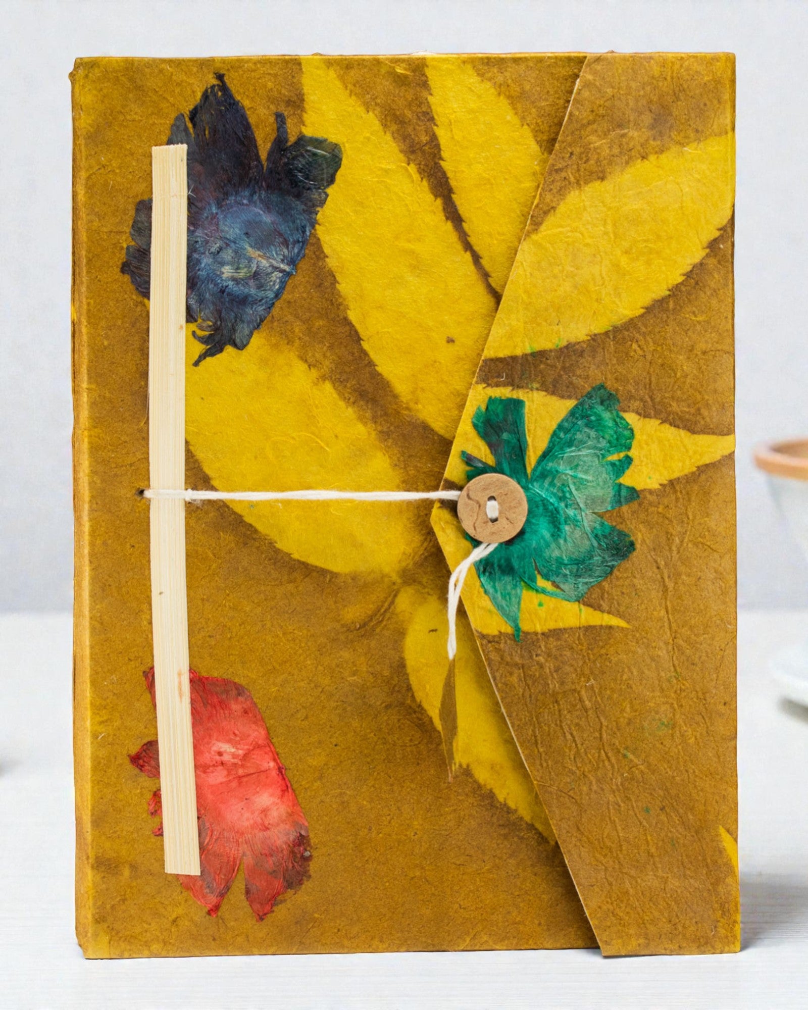 Stor Lokta-anteckningsbok Djärva blommor – olivgrön (45 blad, 21 x 15 cm)