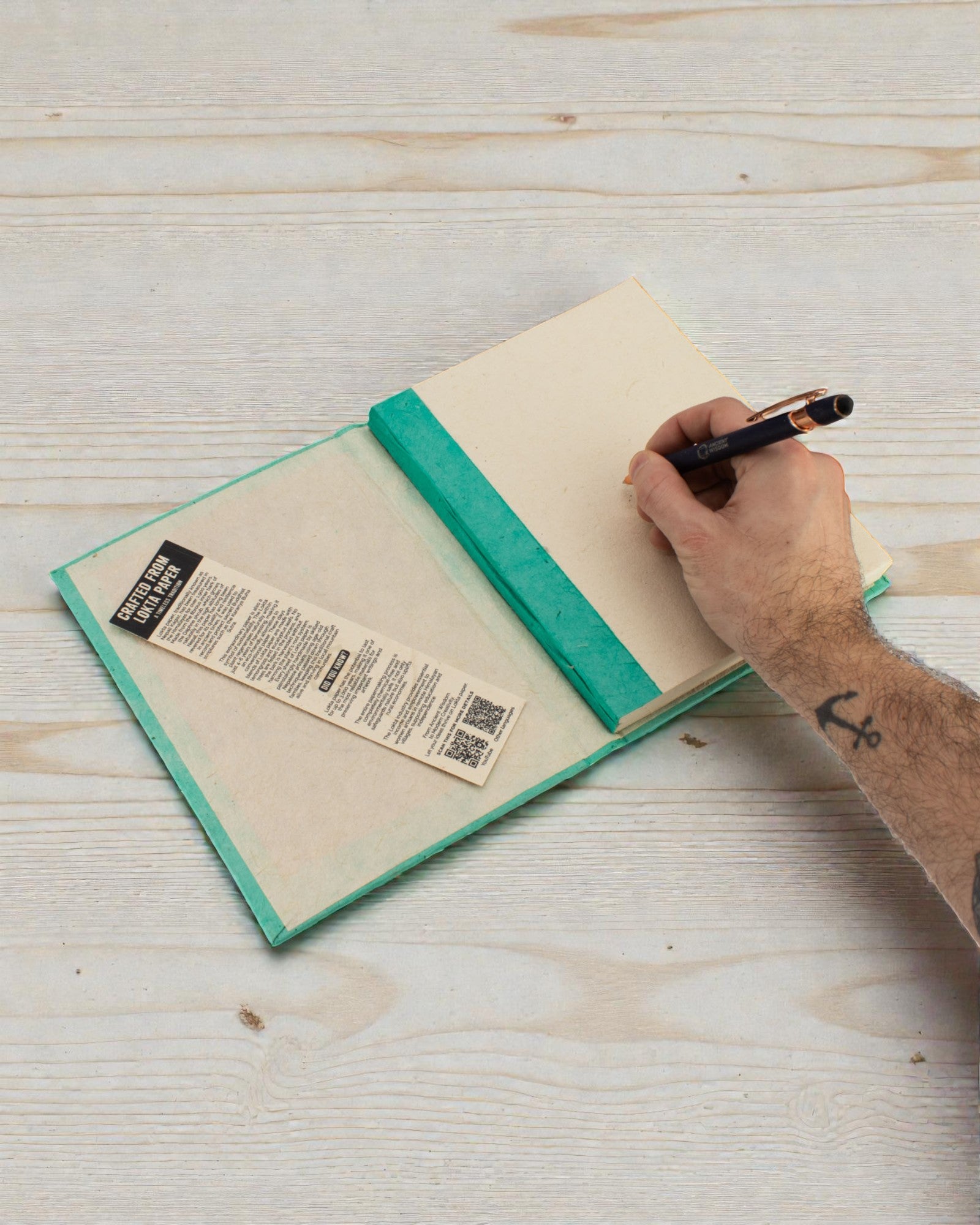 Konstnärlig anteckningsbok Lokta Mosaik – Minikakel turkos (45 blad, 21 x 15 cm)