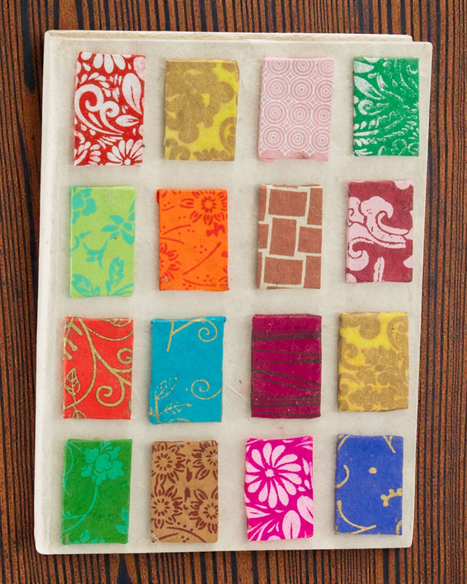 Färgkakel Harmoni – medelstor Lokta-anteckningsbok med motiv av minikakel 15 × 12 cm, 45 blad