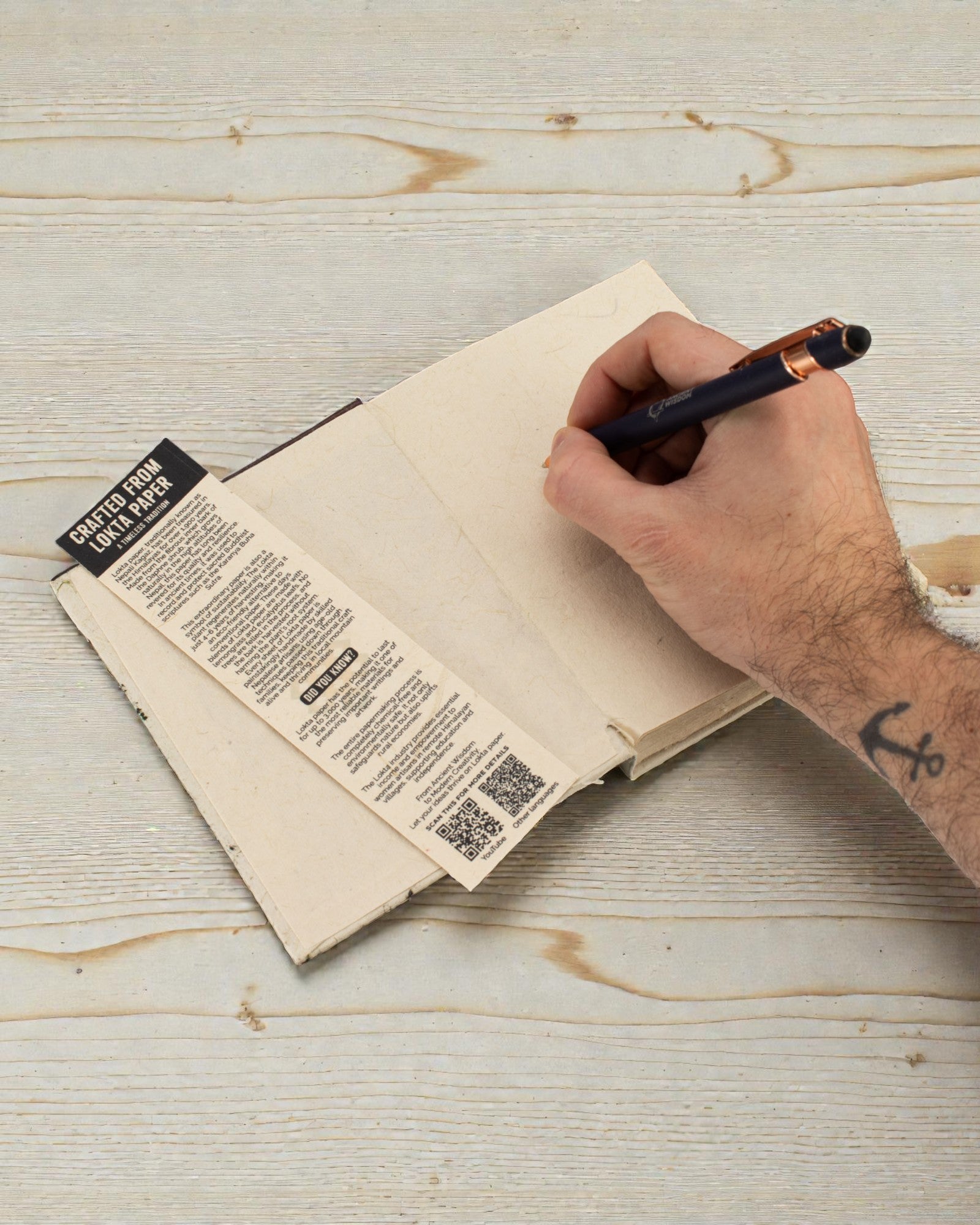 Mellanstor Lokta-anteckningsbok med böninspiration – bönflaggor (45 blad, 15 x 12 cm)