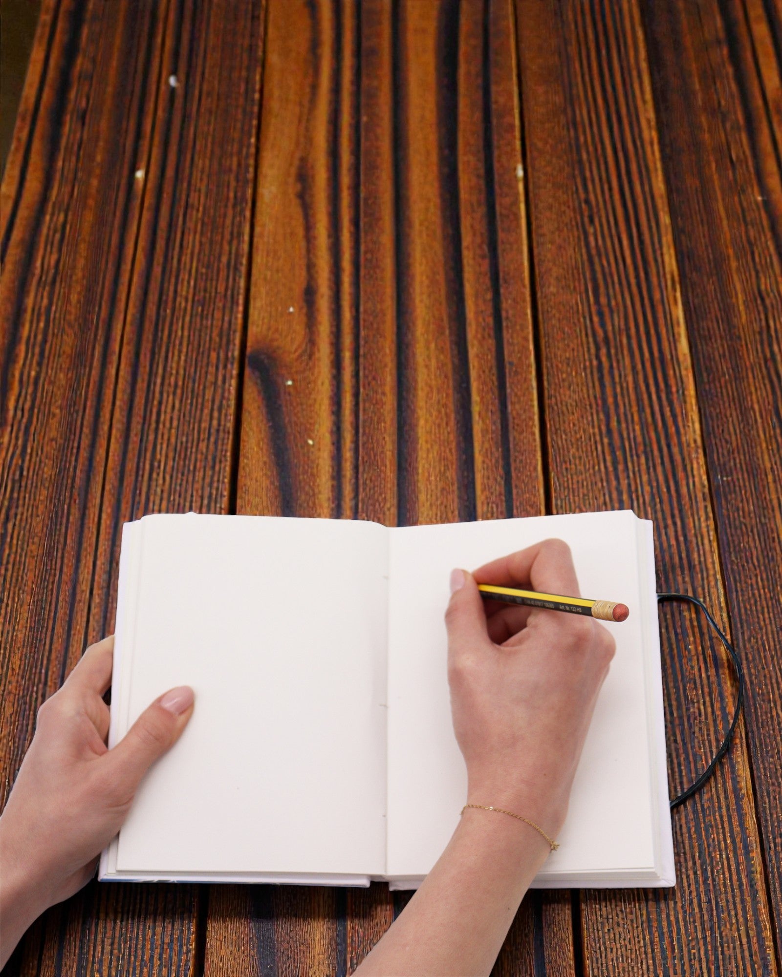 Leaves Together – liten anteckningsbok med rem och kokosknapp 18 × 12,5 cm, 200 sidor