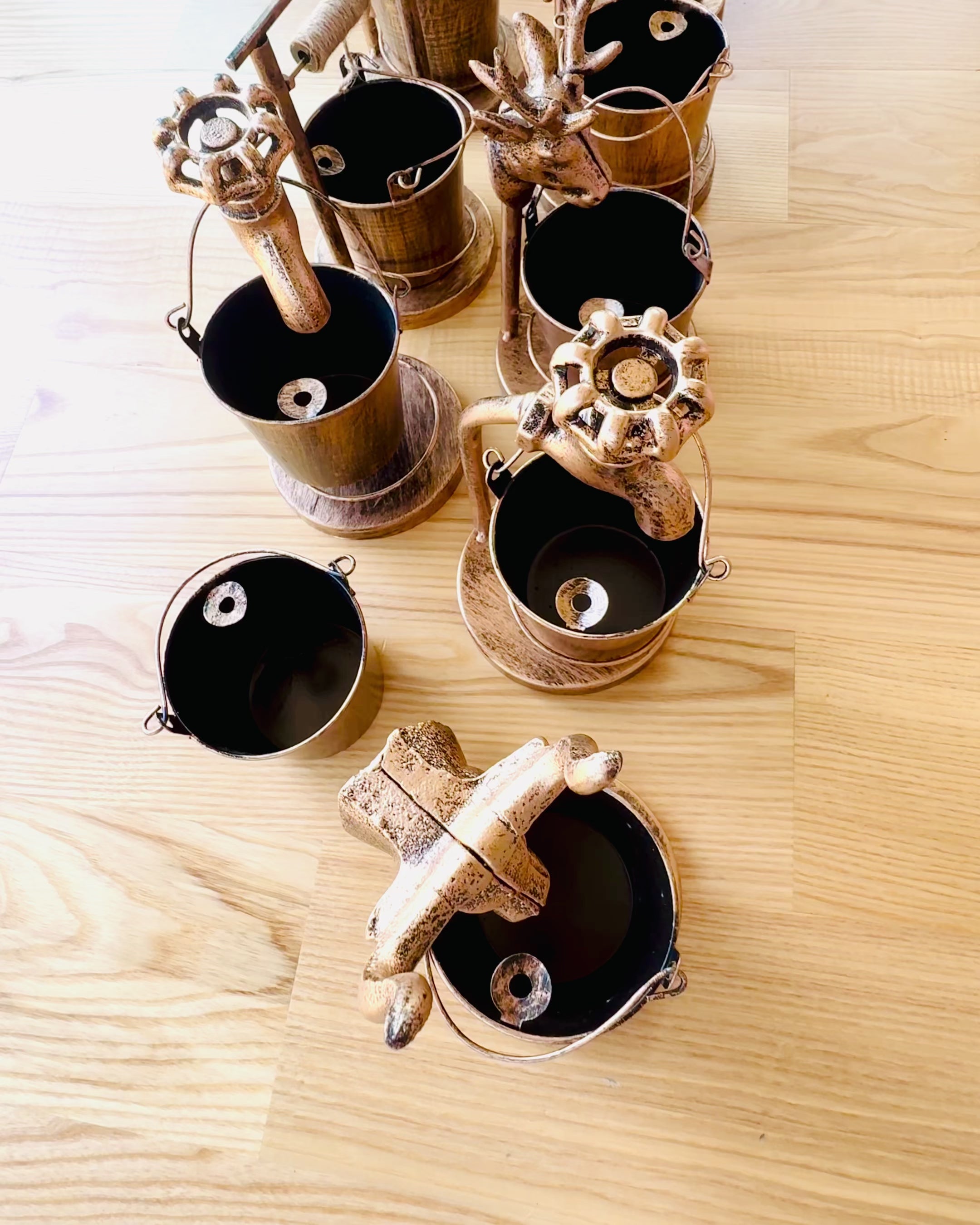 Stilfull Metallaskkopp "Rustic Charm" 19-23 cm hög, 8 varianter att välja mellan, gravyr på begäran