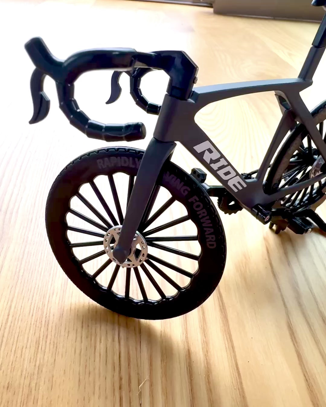 "Speedster" – samlarmodell med graveringsalternativ, 2 varianter att välja mellan