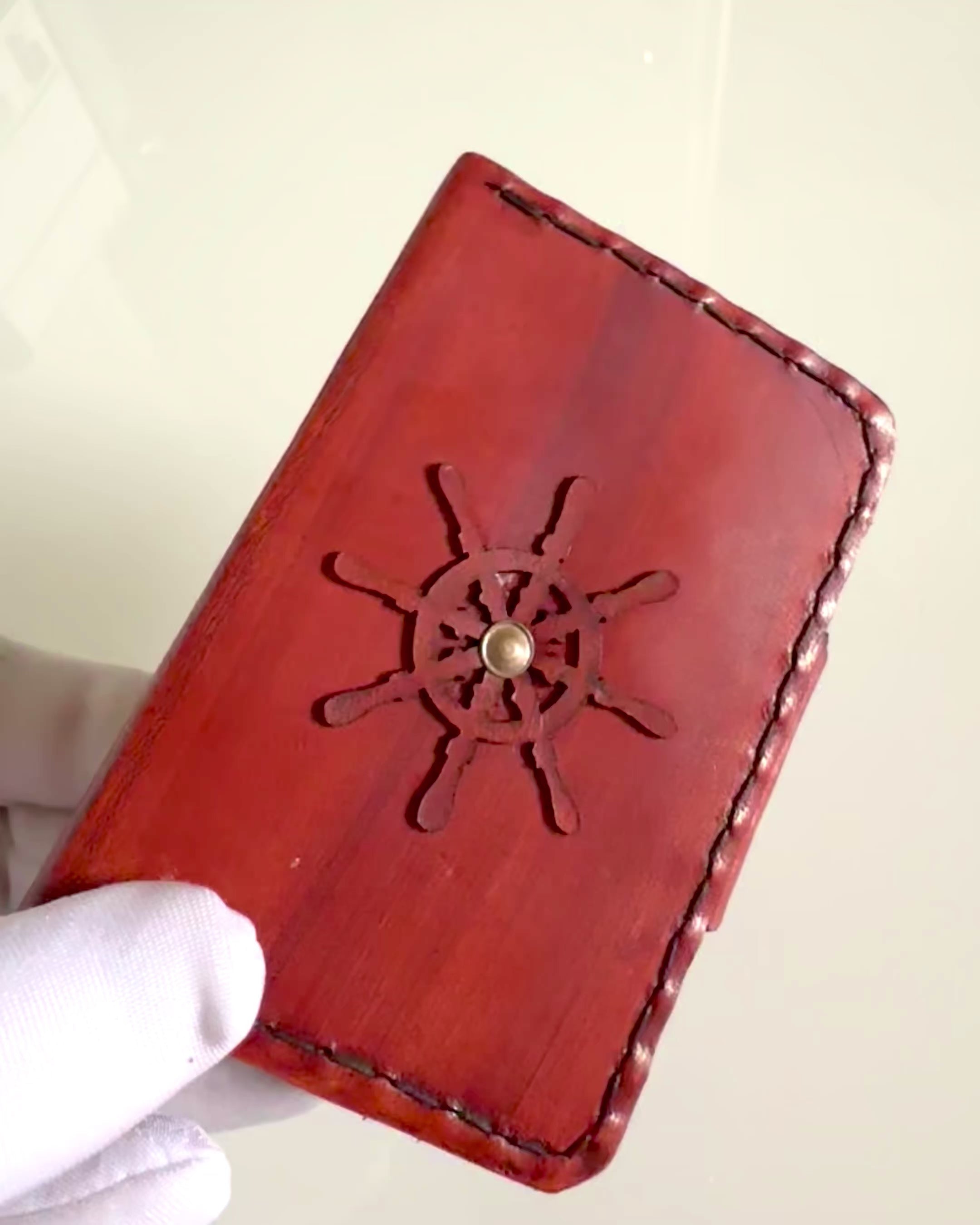 Kommendörfodral – Handgjort Fodral för Fickur eller Kompass med Möjlighet till Personalisering