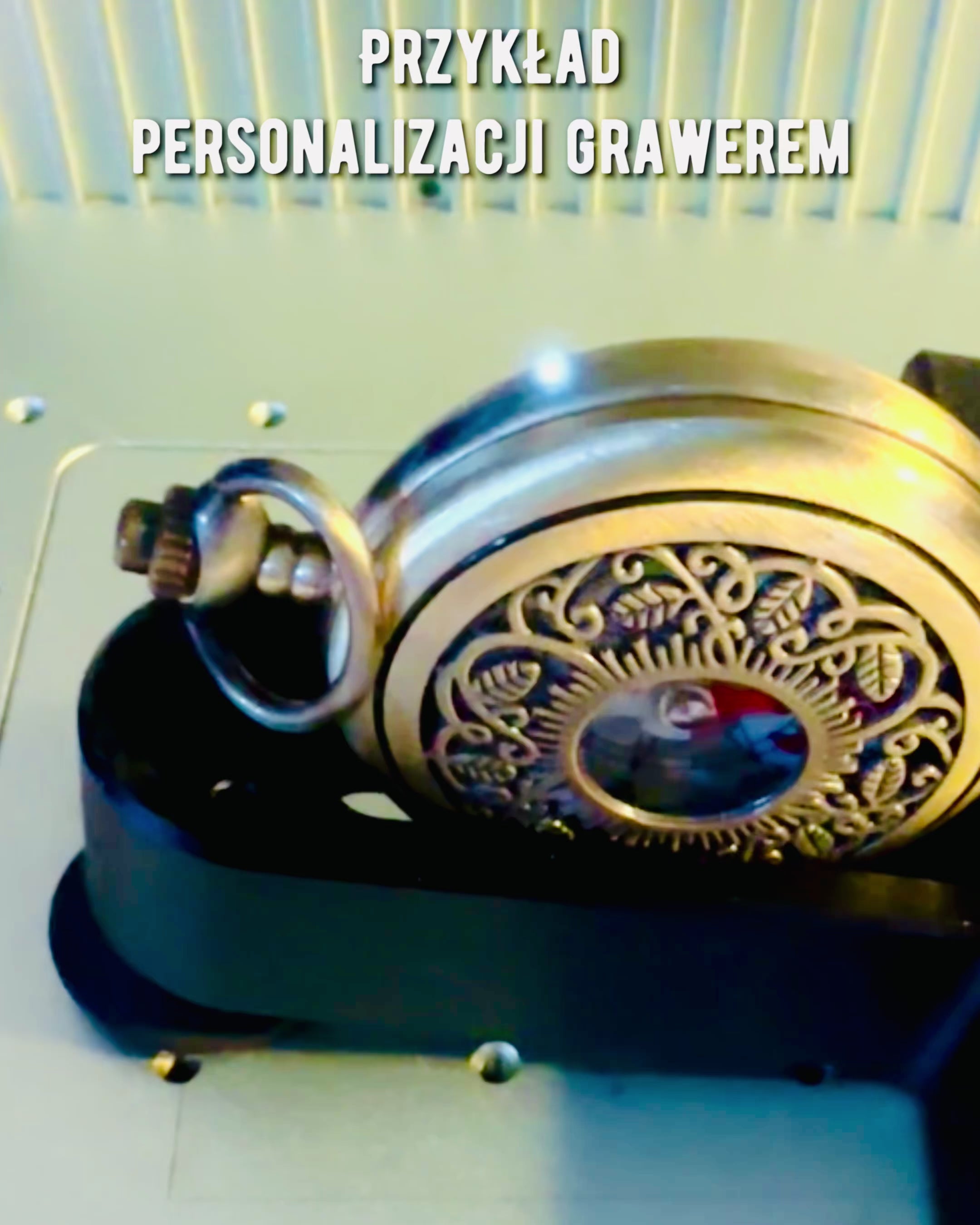 Vintage Navigationskompass med Genombrutet Mönster – brun-guld färg