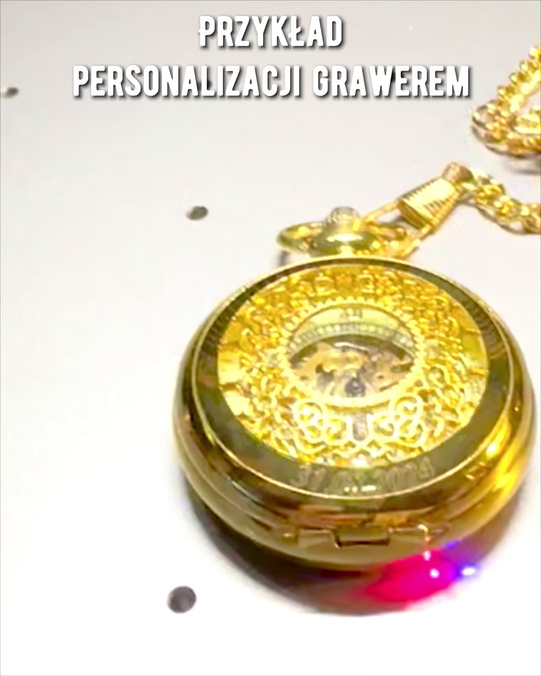 Retro Graverad Fickur med Handuppdraget Mekanism, Guld Färg med Romersk Skala och Lysande Urskiva, Vintage Stil