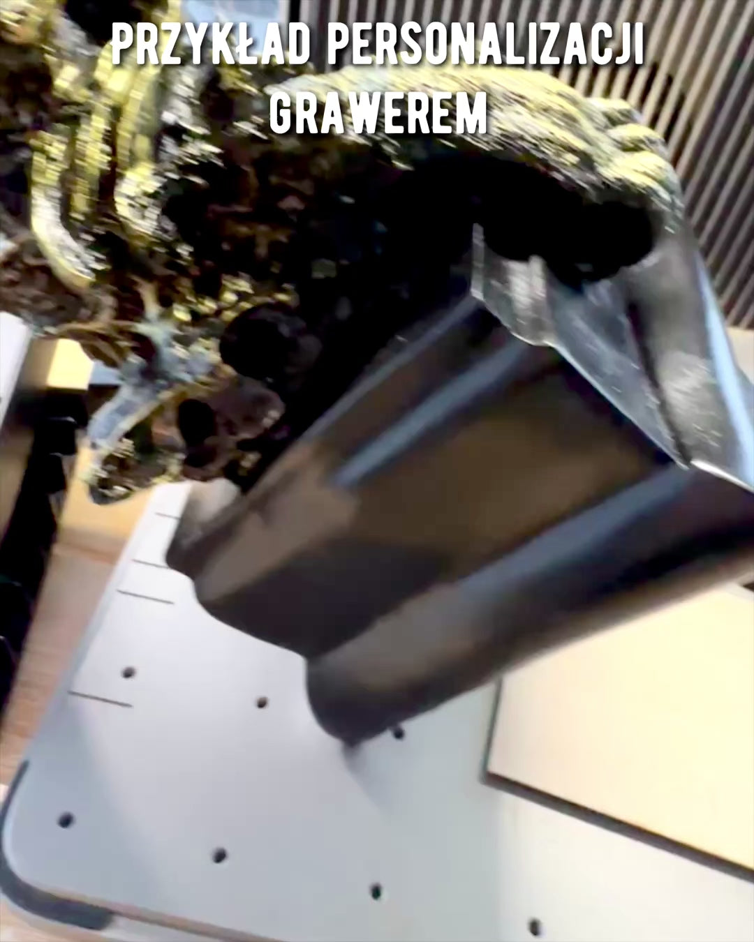 Kunglig Lejon - Majestätisk Dekorativ Figur med Graveringsmöjlighet, 2 färgvarianter att välja mellan, som present