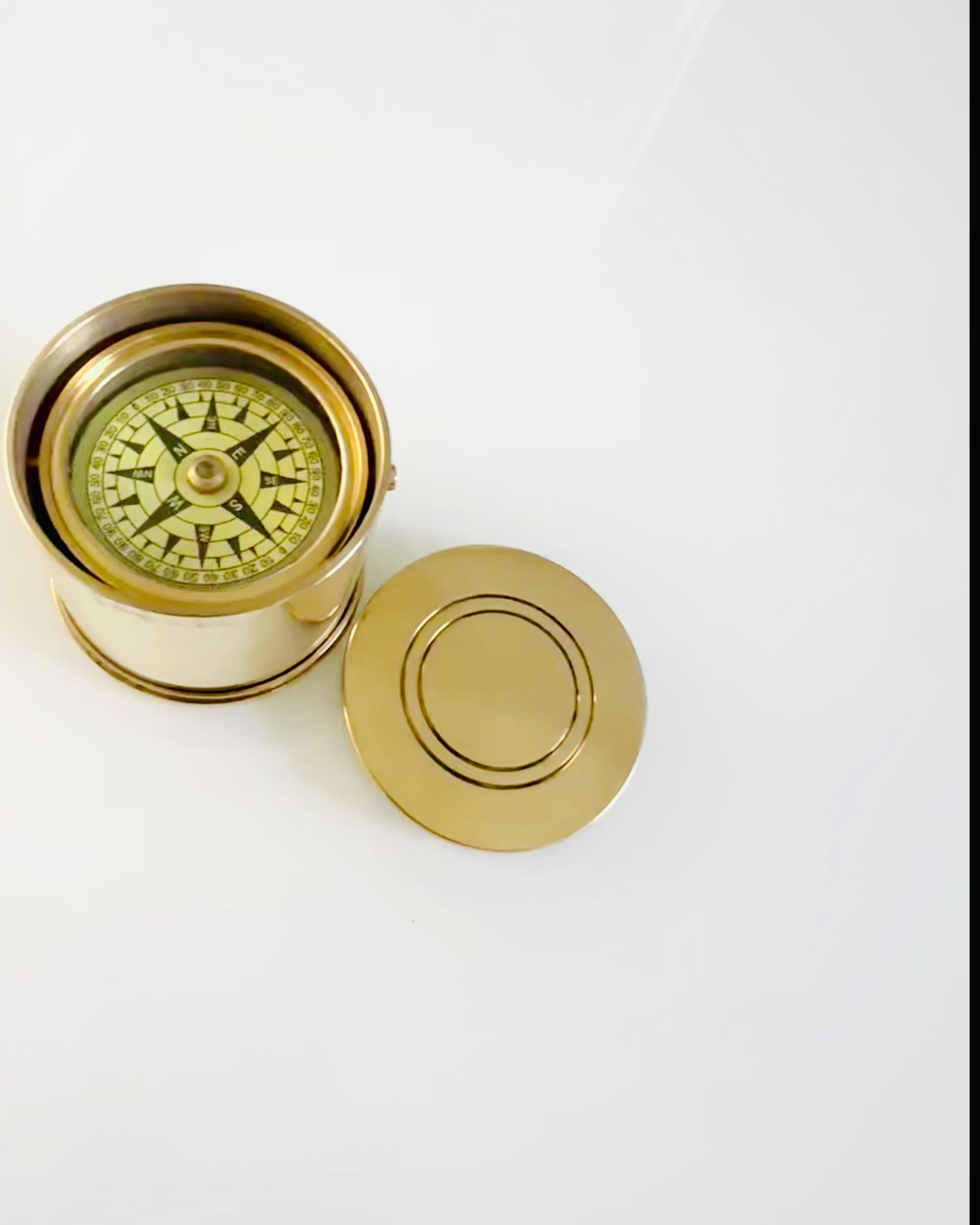 Resenärens kompass "Bęben Wschód Słońca" – med möjlighet till personlig gravyr