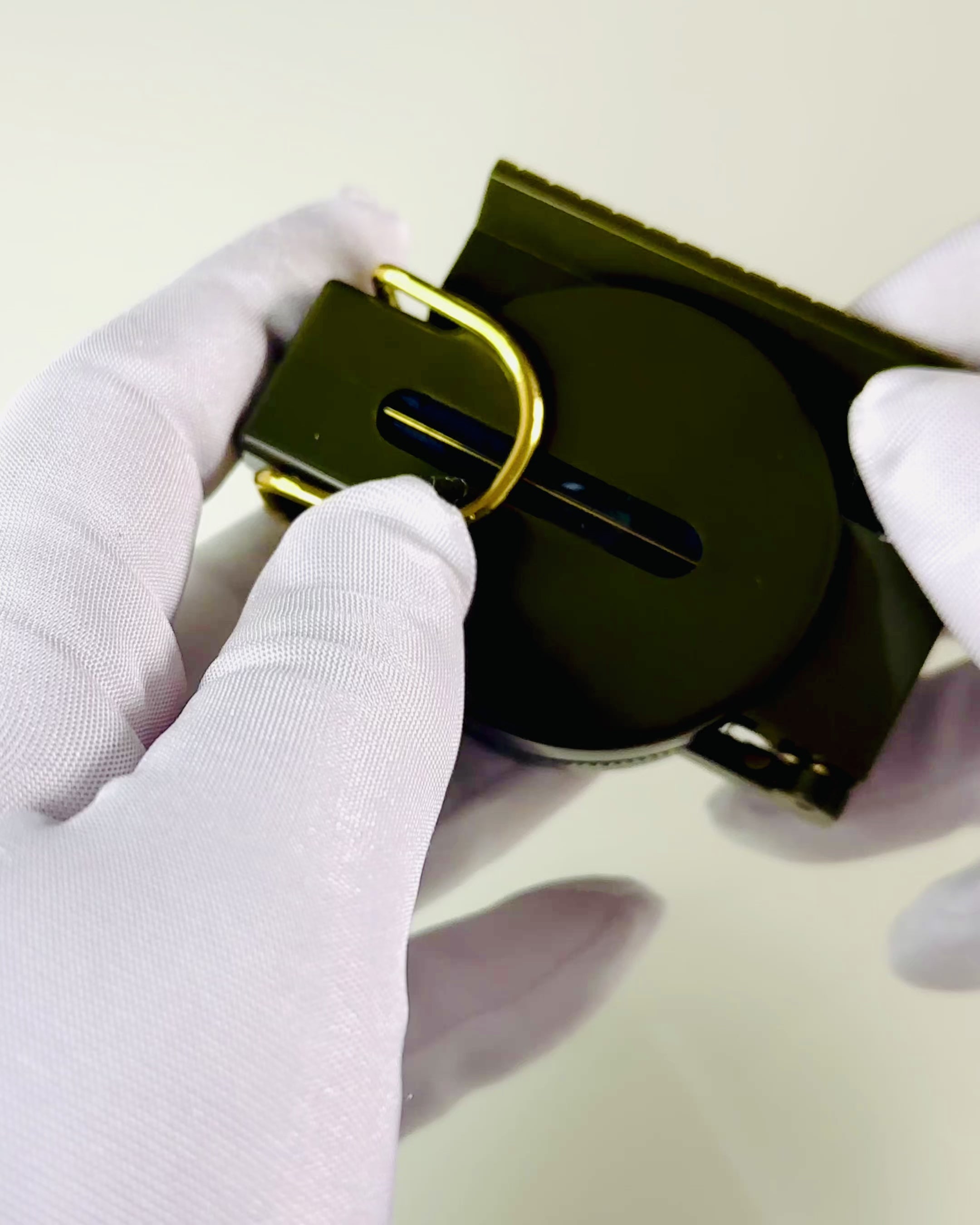 Vattentät Kompass Navigationssystem med Hög Precision i Armégrön Färg – Pålitlig i Orientering, möjlighet till gravyr