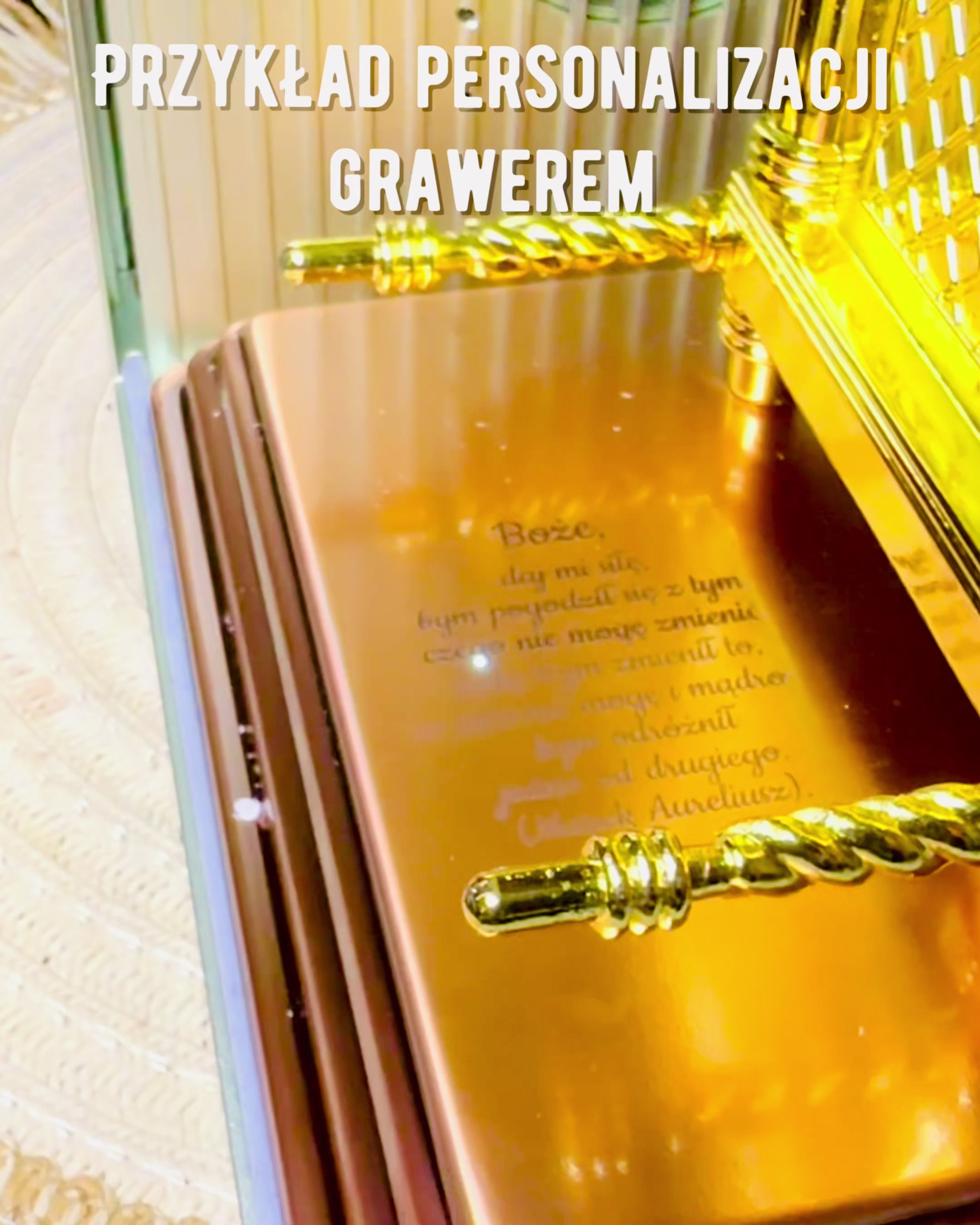 Majestätisk Miniatyr av Förbundsarken i Guldinramning 11,2 x 5,8 x 7,3 cm - Exklusiv ark, Dekoration i Guldutgåva