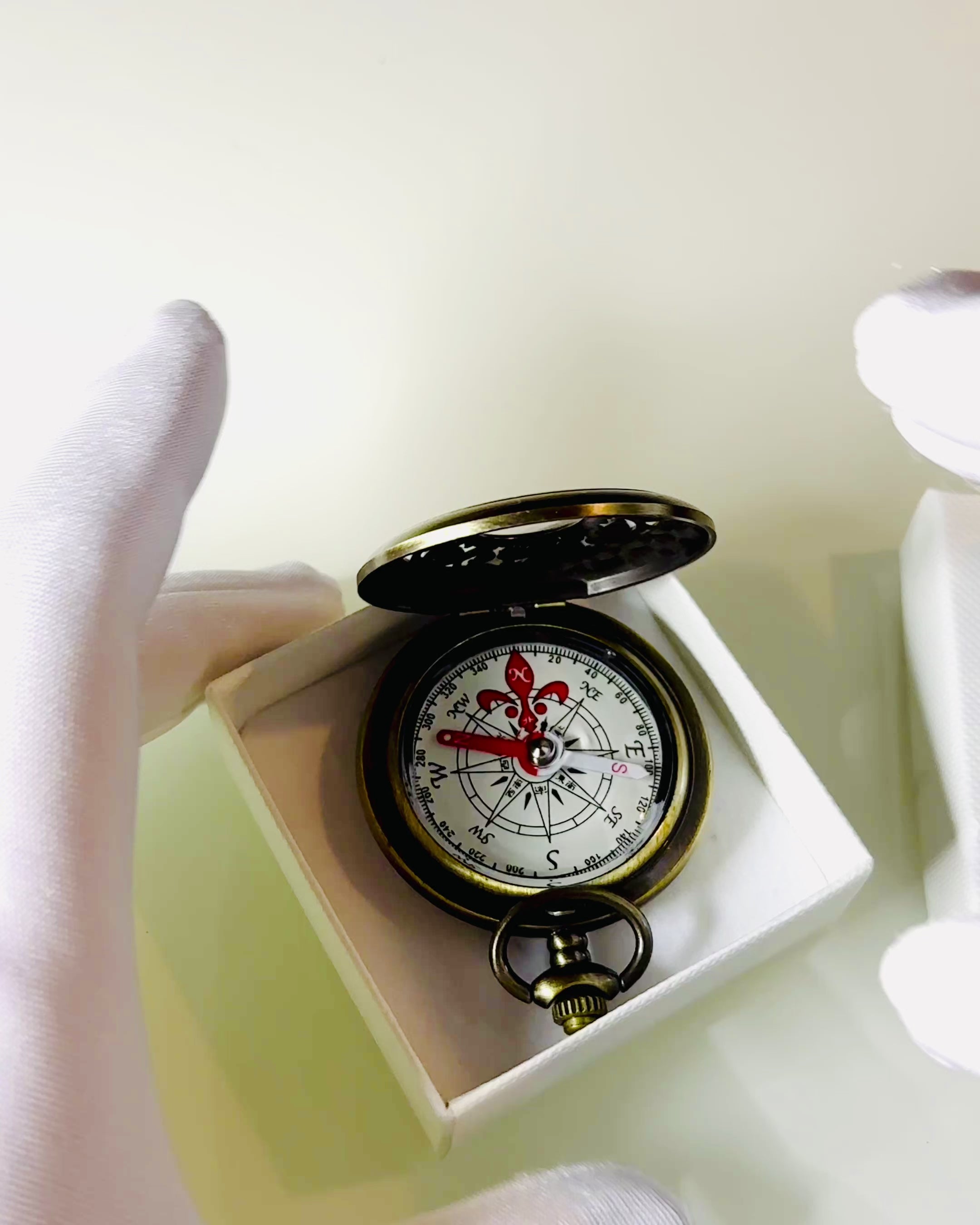 Vintage Navigationskompass med Genombrutet Mönster – brun-guld färg