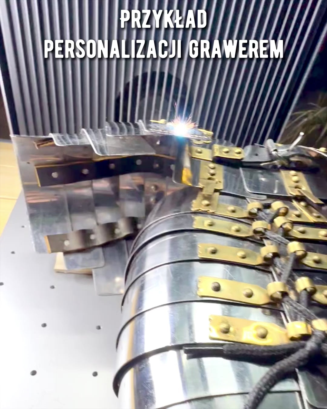 Stads Krigares Rustning - Handgjord, Möjlighet till Gravyr, Höjd Cirka 40 cm