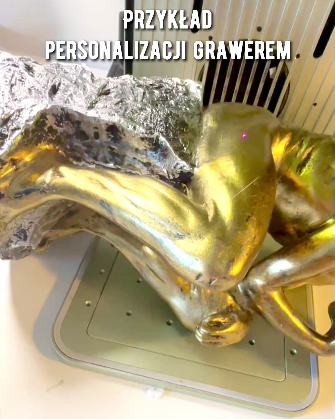 Złoty Myśliciel - Figur i harts, personalisering med gravyr