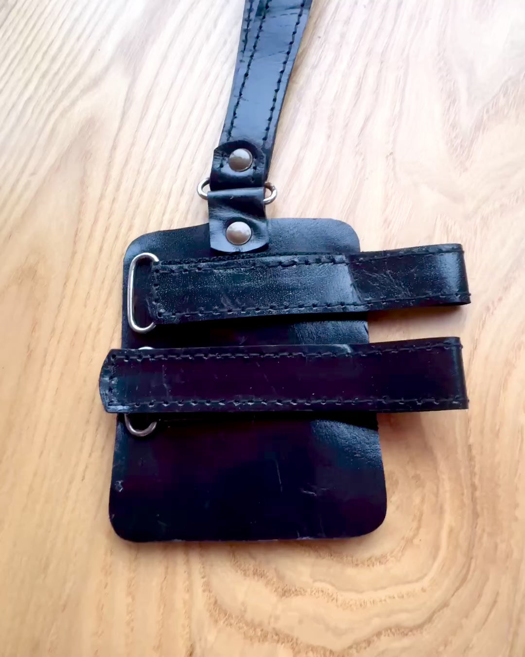 Fodral Svarta Pantern för Käpp med Graveringsalternativ - Handgjord av Naturläder