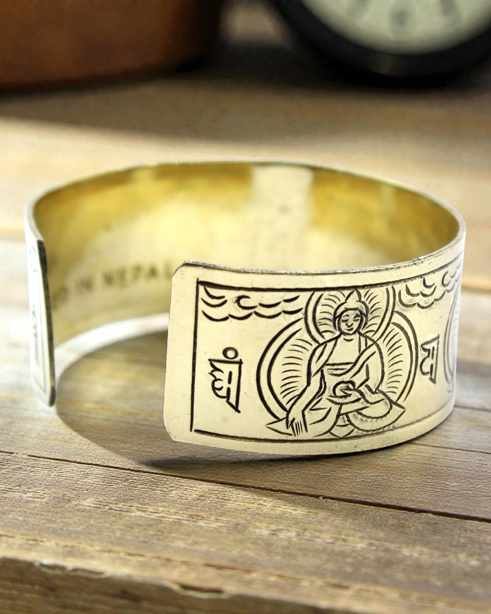 Tibetansk mässingsarmband De fem buddhorna – Andligt skydd