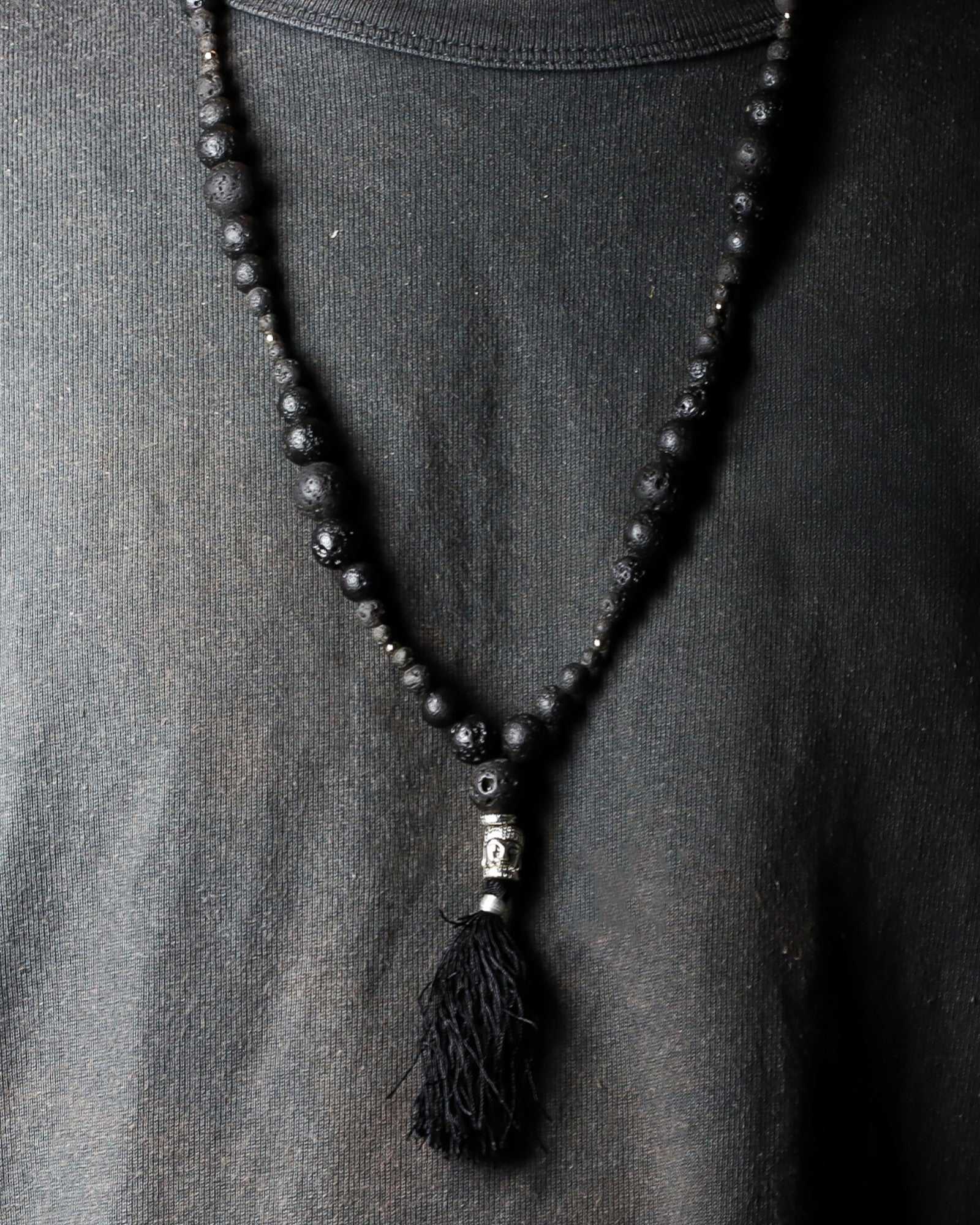 Halsband Vulkanens Essens – Jordande Energi