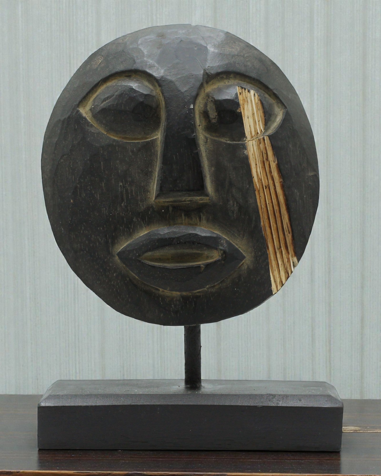 Timoresisk mask Förfädernas väktare 27x20 cm – Svart