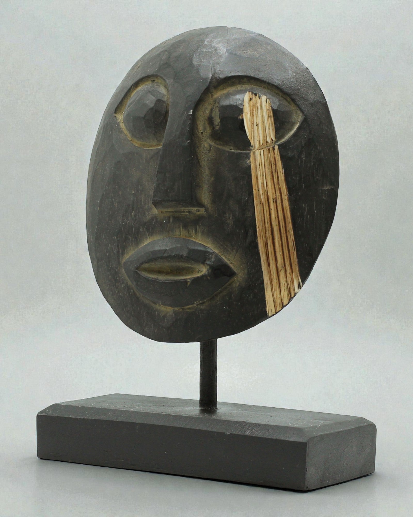 Timoresisk mask Förfädernas väktare 27x20 cm – Svart