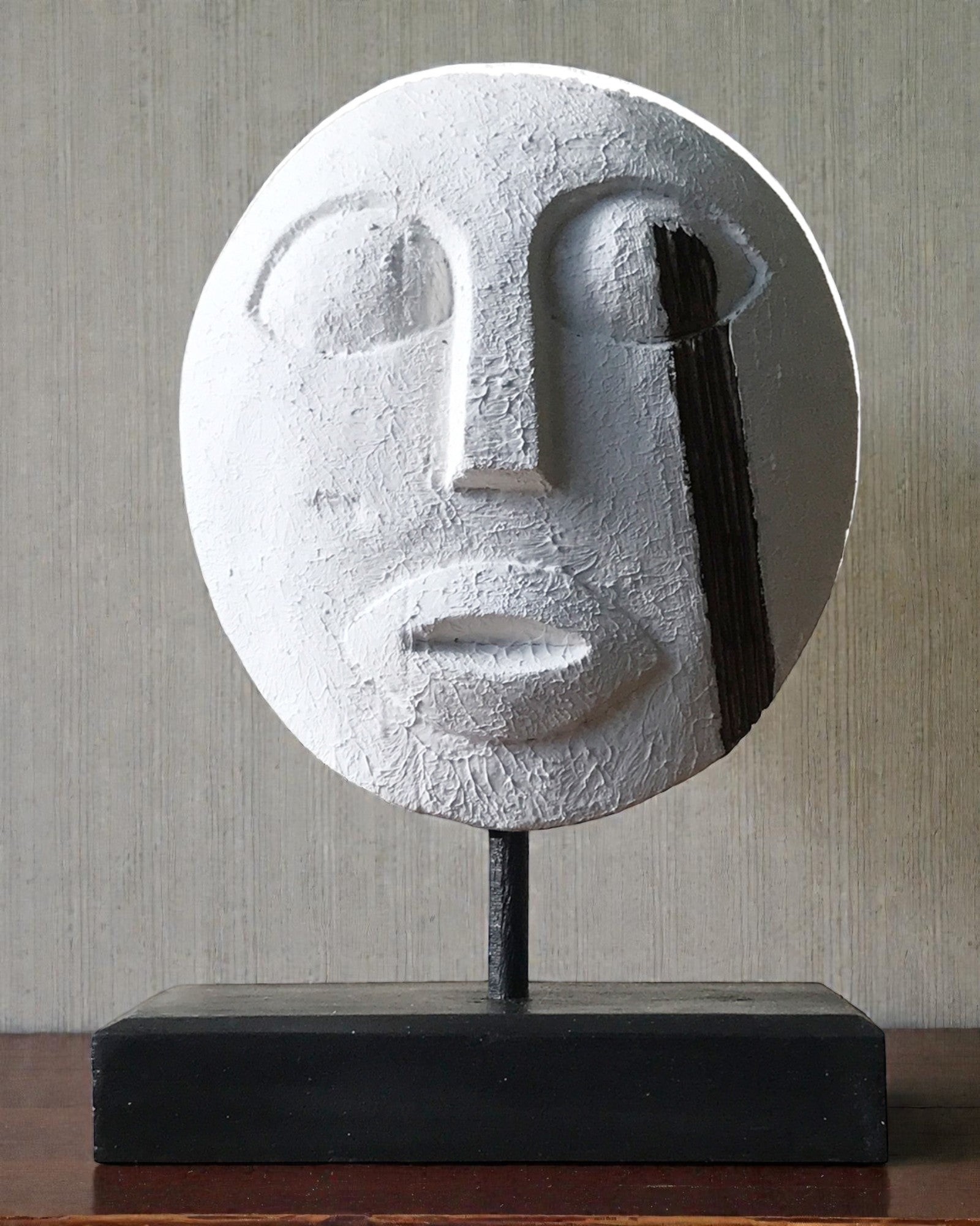 Timoresisk mask Förfädernas väktare 27x20 cm – Vit