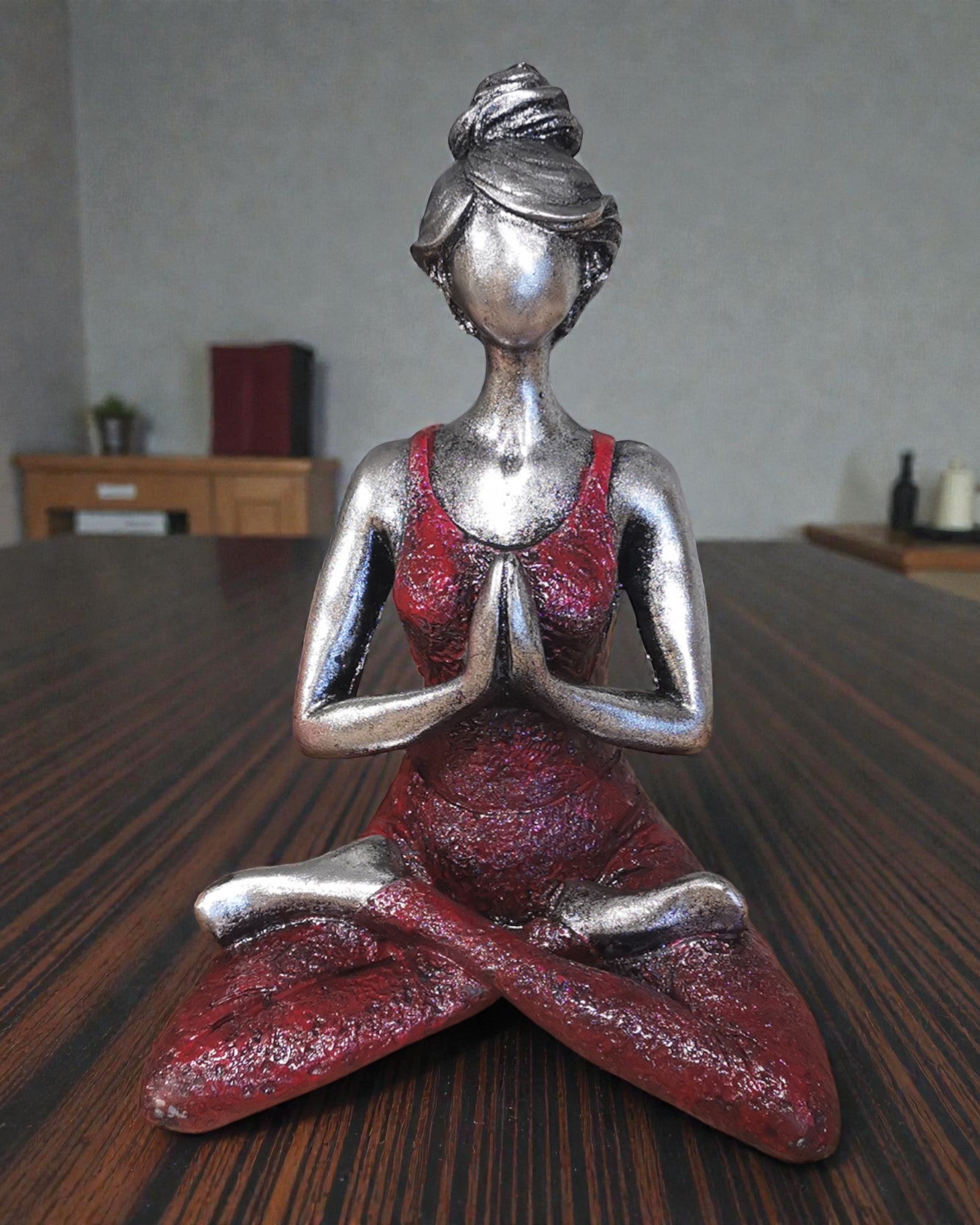 Kvinnlig figur 24 cm – Yoga silver-bordeaux harmoni