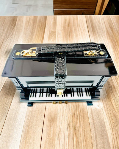 Damväska “Elegancki Fortepian” i Svart och Vitt