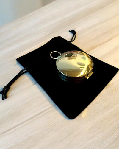 Vattentät Mässingskompass med Ljusande Effekt - Ett Måste för Vandring och Camping, personlig gravyr