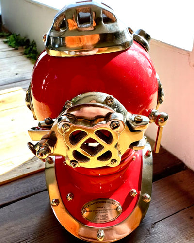 Djupupptäckarens Hjälm - Samlarutgåva med Graveringsmöjlighet, 35 cm, present till brandman eller dykare