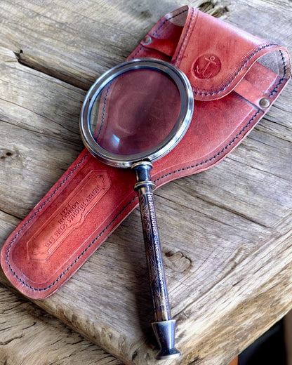 Mässingsförstoringsglas Navigator 1941 med Läderfodral – Handgjord, Premium, möjlighet till anpassning som present