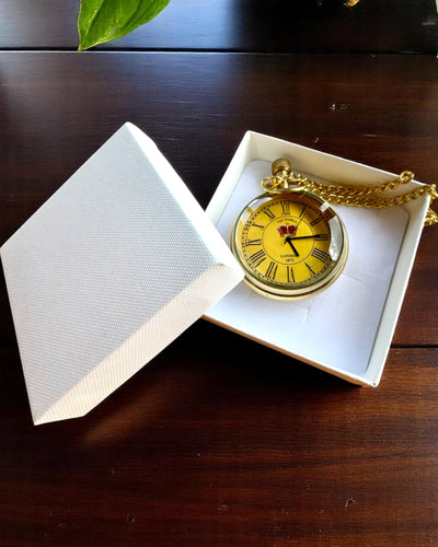 Fickur "Victoria Crown" – Mässing, Handgjord i Indien, 5 cm bred, japansk mekanism, möjlighet till personlig gravyr som present