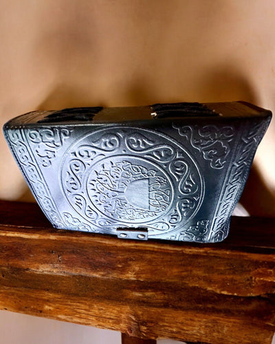 Premium Dagbok, Antik design, Läderanteckningsbok "Magisk Krönika" 200 sidor, 2 alternativ att välja mellan, personalisering med gravyr