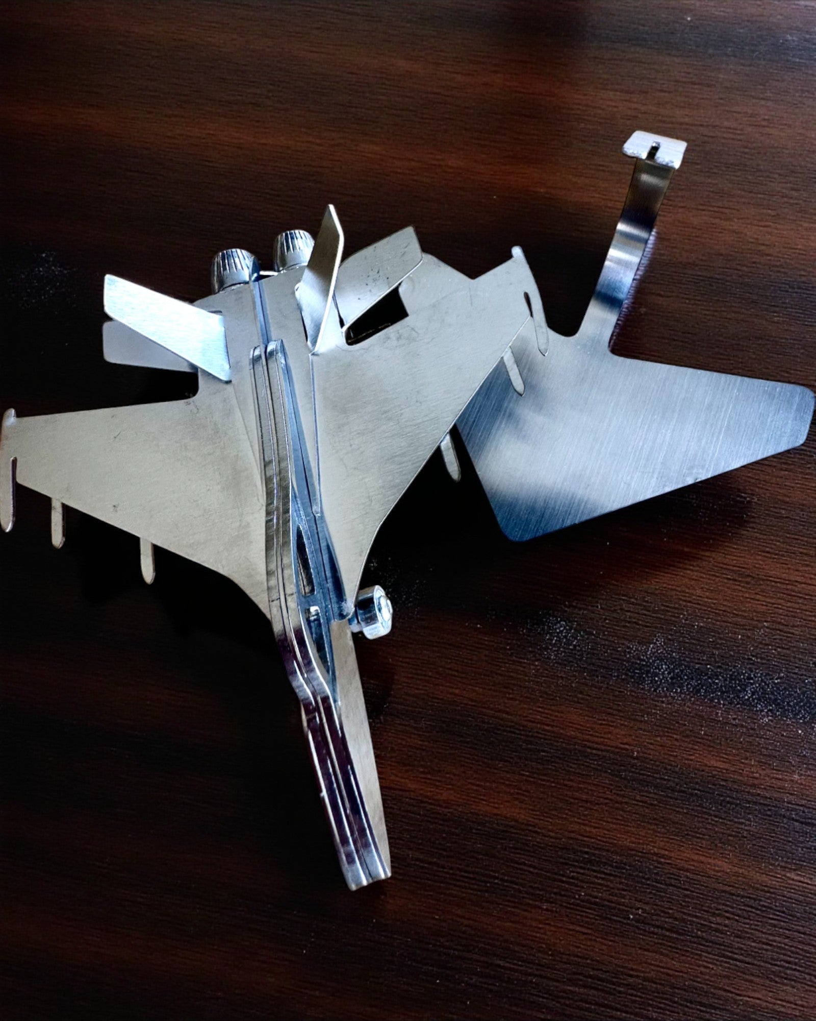 Metallmodell av Jaktflygplan "SkyRaptor" – rostfritt stål, personlig gravyr som present