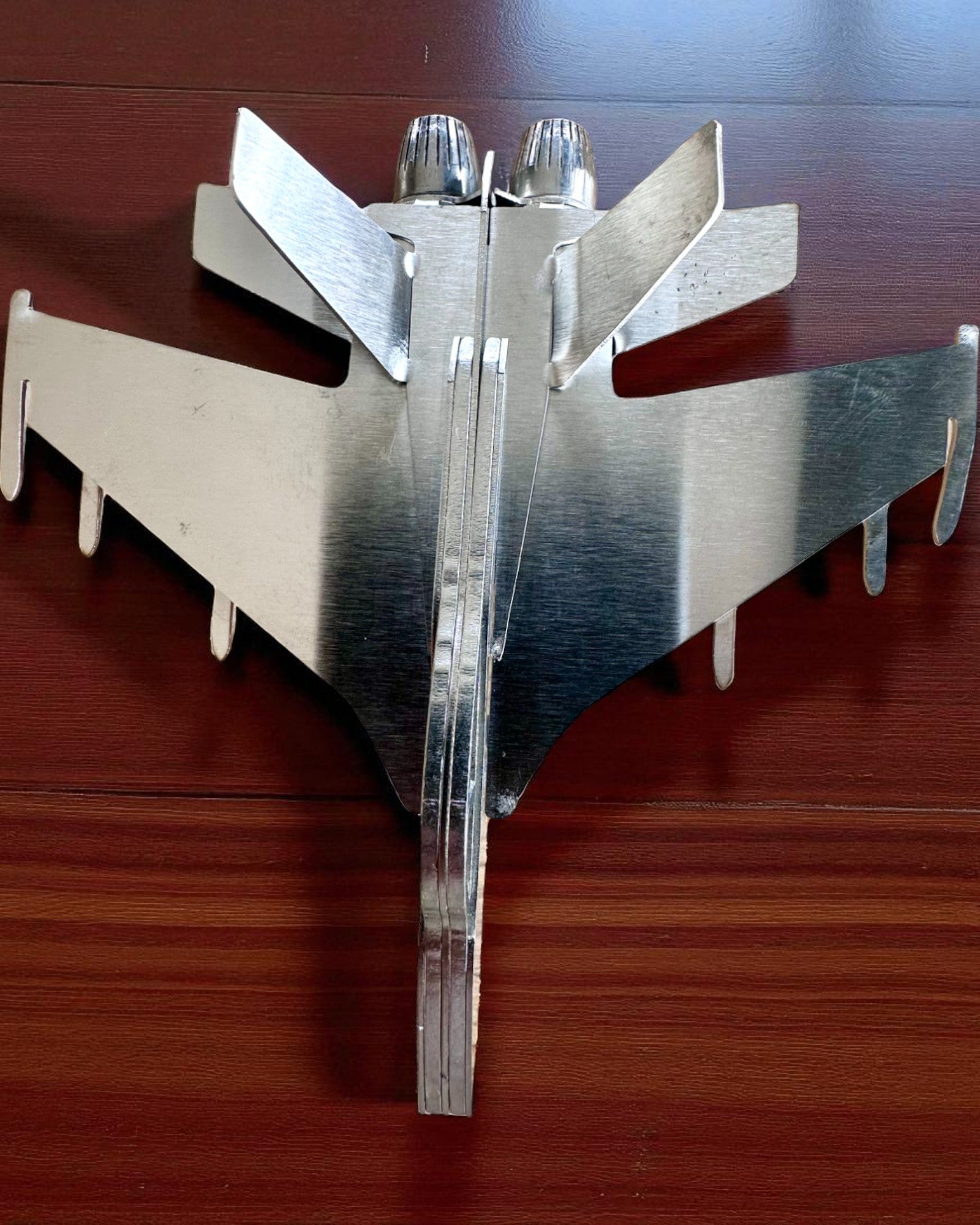 Metallmodell av Jaktflygplan "SkyRaptor" – rostfritt stål, personlig gravyr som present