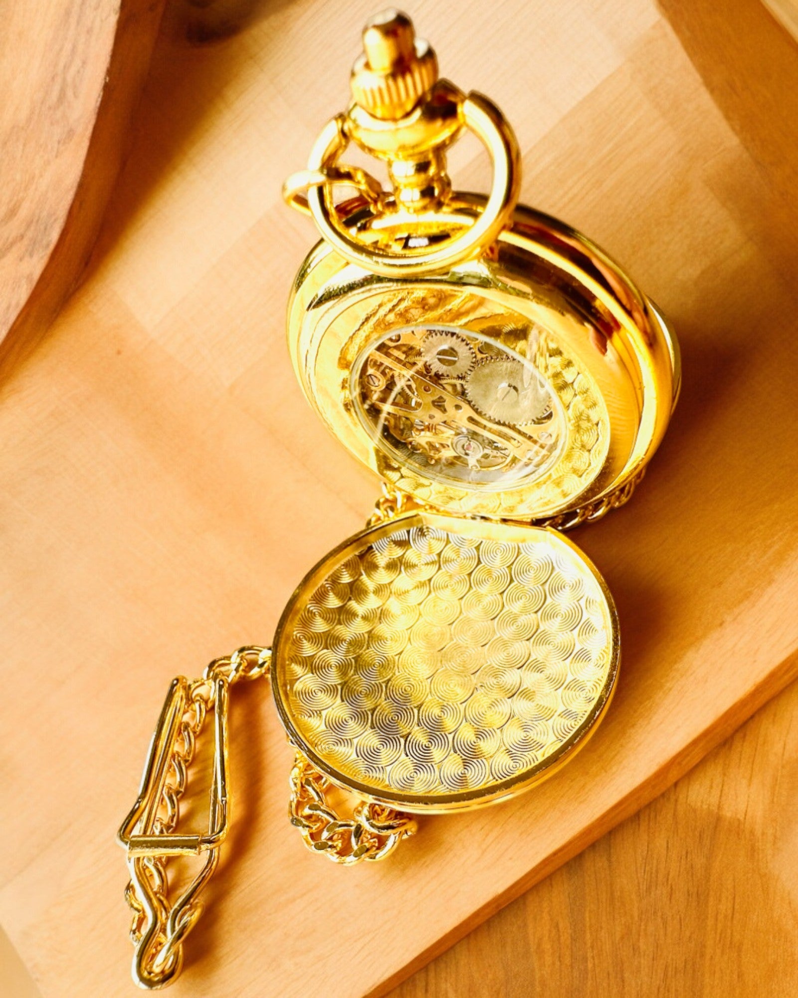 Grand Elegance Fickur med Dubbel Lock, Manuell, Guld Färg, med gravyr som present