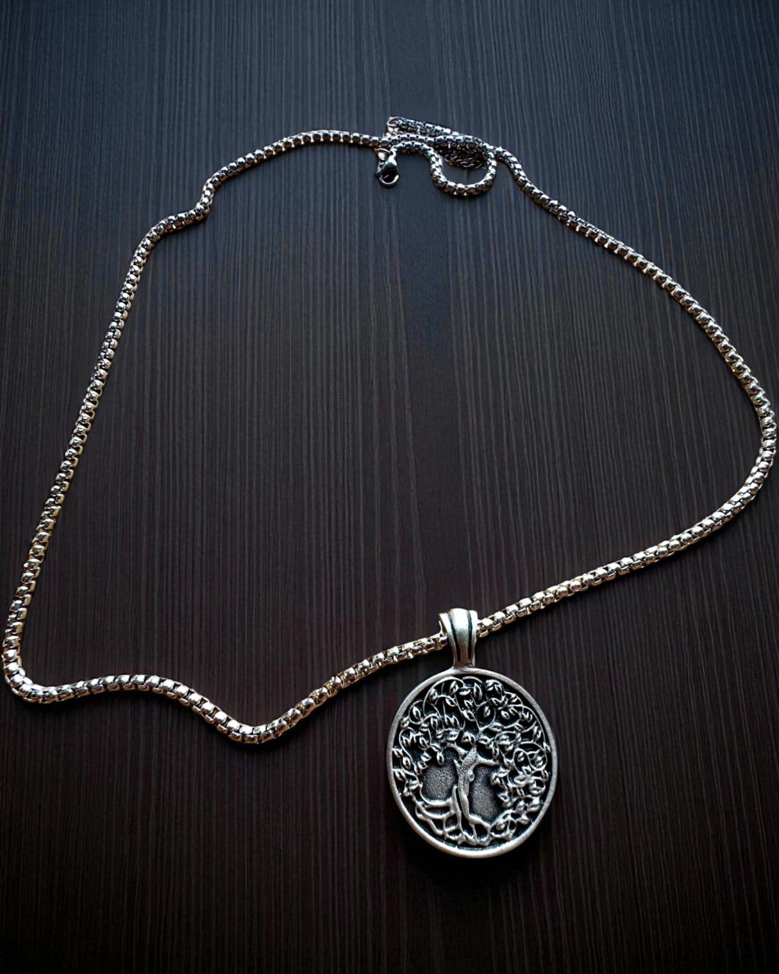 Amulett Livets Träd med Graveringsmöjlighet - halsband "Naturens Vitalitet", personalisering