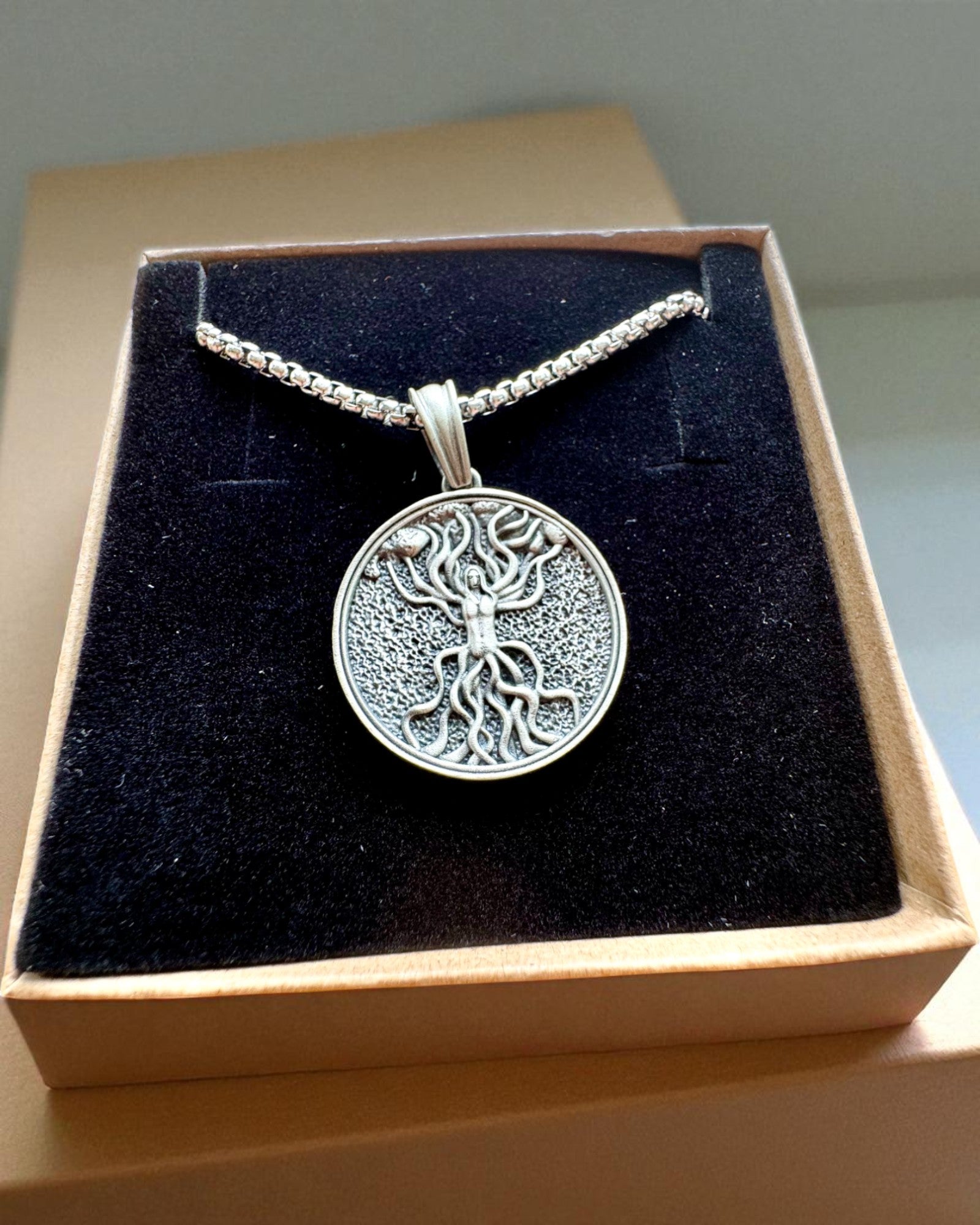 Amulett Livets Träd med Graveringsmöjlighet - halsband "Naturens Vitalitet", personalisering