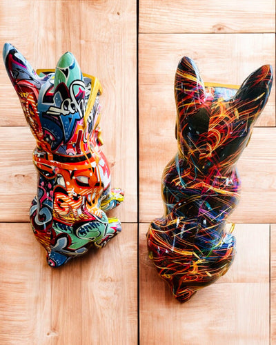 Färgglad Bulldog med Glasögon - Unik Inredningsdekoration, dekorativ figur som present, personalisering med gravyr