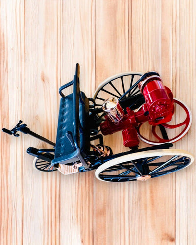 Retro Trehjulig Benz Patent-Motorwagen - Samlarmodell, personalisering med gravyr som present