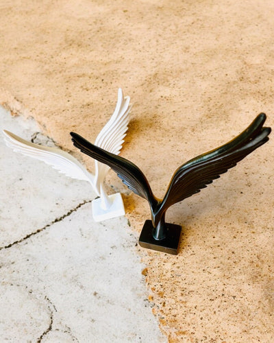 Elegant änglavingefigur 15 cm hög – "Skridskande Väktare", möjlighet till personlig gravyr som present, personalisering, 2 färgvarianter