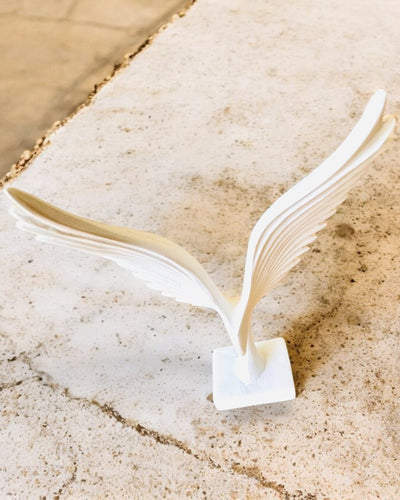 Elegant änglavingefigur 15 cm hög – "Skridskande Väktare", möjlighet till personlig gravyr som present, personalisering, 2 färgvarianter