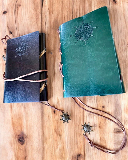 Vintage Sjöfartsanteckningsbok A6 eller A7 storlek - med Kompassmotiv och Lagerblad - Tillgänglig i olika Färgvarianter, möjlighet till gravyr