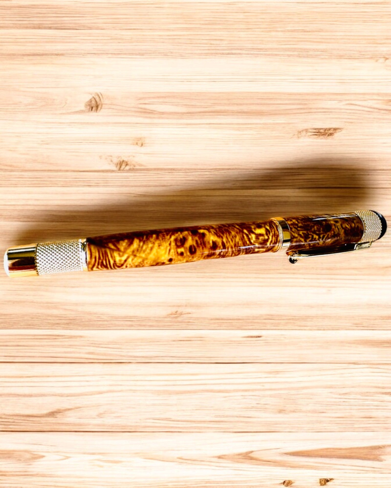 Elegant penna "Majestic" med möjlighet till personalisering som present, 2 färgvarianter att välja mellan