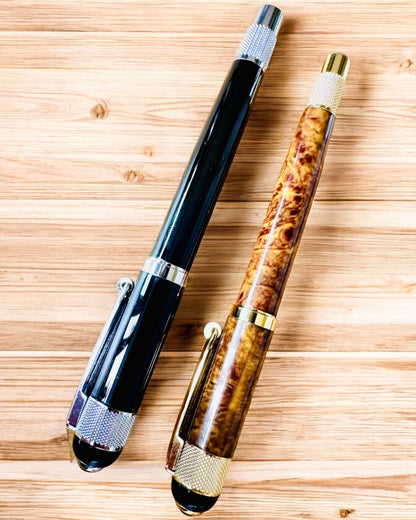 Elegant penna "Majestic" med möjlighet till personalisering som present, 2 färgvarianter att välja mellan