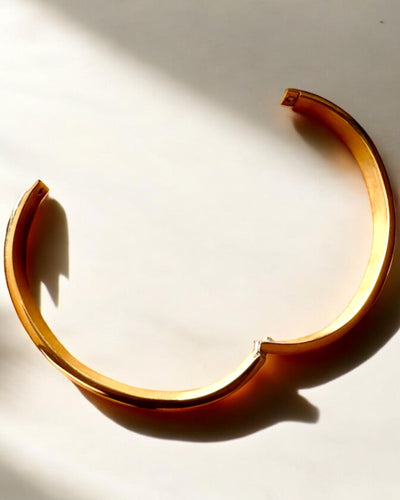 Armband "Czas Elegancji" - guld färg Rostfritt Stål med Romerska Siffror, möjlighet till personlig gravyr